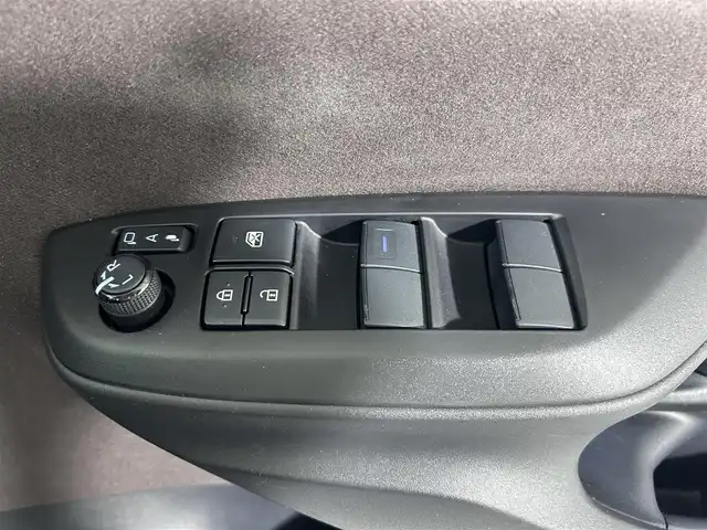 トヨタ ヤリスクロス Z 佐賀県 2020(令2)年 1.2万km ホワイトパールクリスタルシャイン 純正８インチディスプレイオーディオ/フルセグTV/Bluetooth接続/AM/FM/ドライブレコーダー/バックカメラ/追従型クルーズコントロール/衝突被害軽減システム/レーンアシスト/コーナーセンサー/シートヒーター/パワーシート/ハーフレザーシート/ブラインドスポットモニター/LEDヘッドライト/オートブレーキホールド/オートライト/オートマチックハイビーム/純正18インチアルミホイール/フロアマット