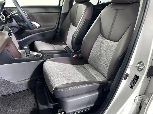 トヨタ ヤリスクロス Z 佐賀県 2020(令2)年 1.2万km ホワイトパールクリスタルシャイン 純正８インチディスプレイオーディオ/フルセグTV/Bluetooth接続/AM/FM/ドライブレコーダー/バックカメラ/追従型クルーズコントロール/衝突被害軽減システム/レーンアシスト/コーナーセンサー/シートヒーター/パワーシート/ハーフレザーシート/ブラインドスポットモニター/LEDヘッドライト/オートブレーキホールド/オートライト/オートマチックハイビーム/純正18インチアルミホイール/フロアマット
