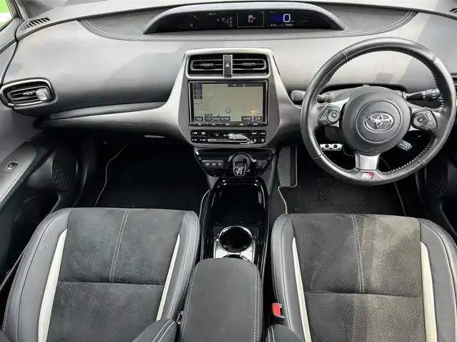 トヨタ プリウス ＰＨＶ S GRスポーツ 奈良県 2018(平30)年 7.8万km ホワイトパールクリスタルシャイン 純正ナビ(フルセグTV/CD/DVD/AM・FM/BT)/バックカメラ/ビルトインETC/ToyotaSafetySense/プリクラッシュセーフティ/クルーズコントロール/シートヒーター(D/N席)/純正18インチアルミホイール/純正フロアマット/充電ケーブル積込