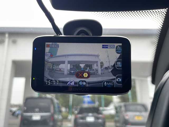 ＢＭＷ ６４０ｉ グランクーペ 兵庫県 2018(平30)年 5.3万km ミネラルホワイト 保証書・取説・有/純正メモリーナビ・フルセグ・BT・CD・DVD・FM・AM/バックカメラ/サイドカメラ/ETC/追尾機能付きクルーズコントロール/車線逸脱防止支援システム/衝突被害軽減ブレーキ/コーナーセンサー/パーキングブレーキサポート/前方ドライブレコーダー/パドルシフト/サンルーフ/電動パーキング/ブレーキホールド/全席シートヒーター/前席シートクーラー/アイドリングストップ/プッシュスタート/スマートキー×2/純正フロアマット