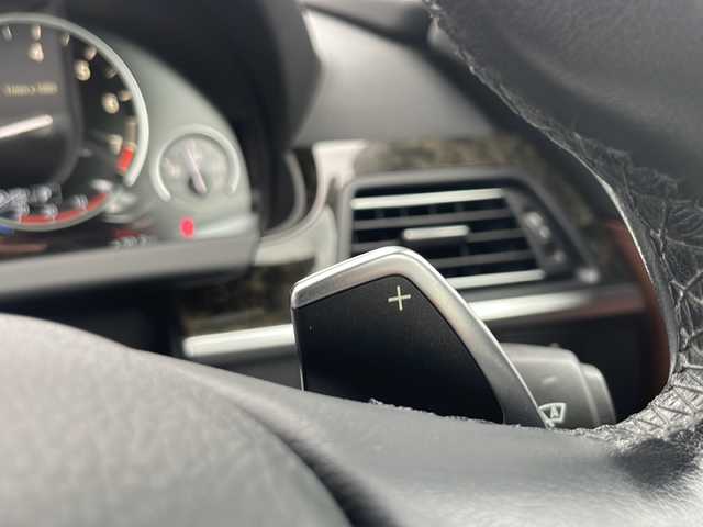 ＢＭＷ ６４０ｉ グランクーペ 兵庫県 2018(平30)年 5.3万km ミネラルホワイト 保証書・取説・有/純正メモリーナビ・フルセグ・BT・CD・DVD・FM・AM/バックカメラ/サイドカメラ/ETC/追尾機能付きクルーズコントロール/車線逸脱防止支援システム/衝突被害軽減ブレーキ/コーナーセンサー/パーキングブレーキサポート/前方ドライブレコーダー/パドルシフト/サンルーフ/電動パーキング/ブレーキホールド/全席シートヒーター/前席シートクーラー/アイドリングストップ/プッシュスタート/スマートキー×2/純正フロアマット
