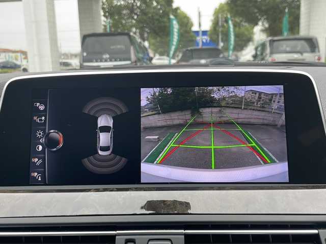 ＢＭＷ ６４０ｉ グランクーペ 兵庫県 2018(平30)年 5.3万km ミネラルホワイト 保証書・取説・有/純正メモリーナビ・フルセグ・BT・CD・DVD・FM・AM/バックカメラ/サイドカメラ/ETC/追尾機能付きクルーズコントロール/車線逸脱防止支援システム/衝突被害軽減ブレーキ/コーナーセンサー/パーキングブレーキサポート/前方ドライブレコーダー/パドルシフト/サンルーフ/電動パーキング/ブレーキホールド/全席シートヒーター/前席シートクーラー/アイドリングストップ/プッシュスタート/スマートキー×2/純正フロアマット