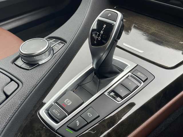 ＢＭＷ ６４０ｉ グランクーペ 兵庫県 2018(平30)年 5.3万km ミネラルホワイト 保証書・取説・有/純正メモリーナビ・フルセグ・BT・CD・DVD・FM・AM/バックカメラ/サイドカメラ/ETC/追尾機能付きクルーズコントロール/車線逸脱防止支援システム/衝突被害軽減ブレーキ/コーナーセンサー/パーキングブレーキサポート/前方ドライブレコーダー/パドルシフト/サンルーフ/電動パーキング/ブレーキホールド/全席シートヒーター/前席シートクーラー/アイドリングストップ/プッシュスタート/スマートキー×2/純正フロアマット