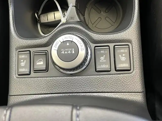 日産 エクストレイル 20Xi 岩手県 2020(令2)年 1.3万km ブリリアントホワイトパール ワンオーナー/４WD/ルーフレール/アラウンドビューモニター/プロパイロット/インテリジェントルームミラー/オートバックドア/ヒルディセントコントロール/エマージェンシーブレーキ/レーンキープアシスト/前後ソナー/横滑り防止装置/アイドリングストップ/シートヒーター（前席・後席左右）/オートブレーキホールド/純正ナビ/フルセグTV/ドライブレコーダー/ETC/LEDヘッドライト/純正18インチアルミホイール