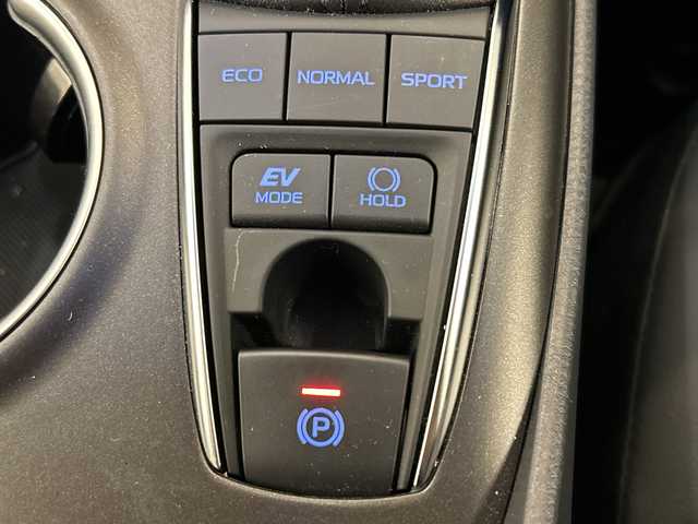 トヨタ カムリ 岐阜県 2021(令3)年 3.3万km プラチナホワイトパールマイカ 純正ナビ/トヨタセーフティーセンス/JBLプレミアムサウンドシステム/本革シート/バックカメラ/全方位カメラ/フルセグ/社外前方ドラレコ/BIuetooth/ETC2.0/USB入力端子/プッシュスタート/コーナーセンサー前後/パワーシート/シートヒーター運転席助手席/オートライト/オートマチックハイビーム/純正アルミホイール/LEDヘッドライト/レーンキープアシスト/MTモード付きAT/BSM/HUD/保証書/取扱説明書