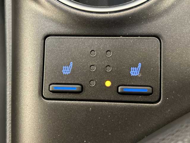 トヨタ カムリ 岐阜県 2021(令3)年 3.3万km プラチナホワイトパールマイカ 純正ナビ/トヨタセーフティーセンス/JBLプレミアムサウンドシステム/本革シート/バックカメラ/全方位カメラ/フルセグ/社外前方ドラレコ/BIuetooth/ETC2.0/USB入力端子/プッシュスタート/コーナーセンサー前後/パワーシート/シートヒーター運転席助手席/オートライト/オートマチックハイビーム/純正アルミホイール/LEDヘッドライト/レーンキープアシスト/MTモード付きAT/BSM/HUD/保証書/取扱説明書