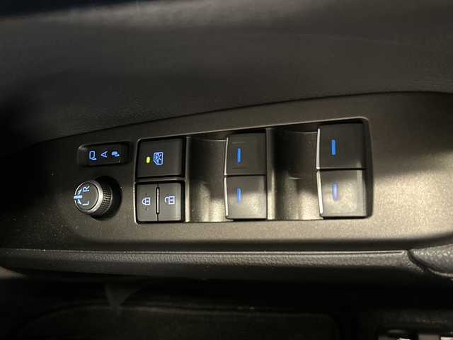 トヨタ カムリ 岐阜県 2021(令3)年 3.3万km プラチナホワイトパールマイカ 純正ナビ/トヨタセーフティーセンス/JBLプレミアムサウンドシステム/本革シート/バックカメラ/全方位カメラ/フルセグ/社外前方ドラレコ/BIuetooth/ETC2.0/USB入力端子/プッシュスタート/コーナーセンサー前後/パワーシート/シートヒーター運転席助手席/オートライト/オートマチックハイビーム/純正アルミホイール/LEDヘッドライト/レーンキープアシスト/MTモード付きAT/BSM/HUD/保証書/取扱説明書