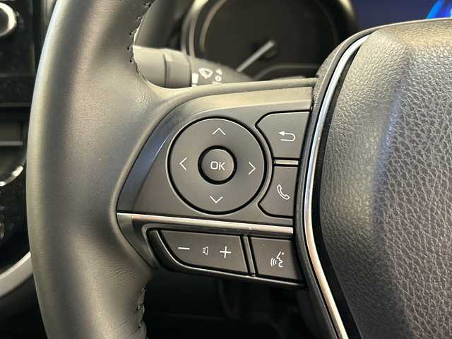 トヨタ カムリ 岐阜県 2021(令3)年 3.3万km プラチナホワイトパールマイカ 純正ナビ/トヨタセーフティーセンス/JBLプレミアムサウンドシステム/本革シート/バックカメラ/全方位カメラ/フルセグ/社外前方ドラレコ/BIuetooth/ETC2.0/USB入力端子/プッシュスタート/コーナーセンサー前後/パワーシート/シートヒーター運転席助手席/オートライト/オートマチックハイビーム/純正アルミホイール/LEDヘッドライト/レーンキープアシスト/MTモード付きAT/BSM/HUD/保証書/取扱説明書