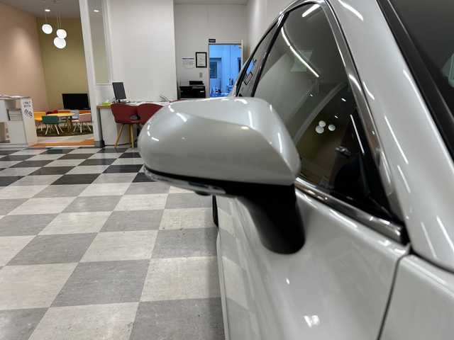 トヨタ カムリ 岐阜県 2021(令3)年 3.3万km プラチナホワイトパールマイカ 純正ナビ/トヨタセーフティーセンス/JBLプレミアムサウンドシステム/本革シート/バックカメラ/全方位カメラ/フルセグ/社外前方ドラレコ/BIuetooth/ETC2.0/USB入力端子/プッシュスタート/コーナーセンサー前後/パワーシート/シートヒーター運転席助手席/オートライト/オートマチックハイビーム/純正アルミホイール/LEDヘッドライト/レーンキープアシスト/MTモード付きAT/BSM/HUD/保証書/取扱説明書