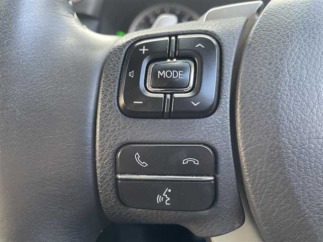 レクサス ＮＸ 200t Iパッケージ 道北・旭川 2014(平26)年 8.2万km プラチナムシルバーメタリック 4WD/純正SDナビ/ CD/DVD/BD/BT/USB/AUX/SD/MSV/フルセグ/サイド・バックカメラ/クルーズコントロール/アイドリングストップ/横滑り防止/クリアランスソナー /オートライト/LEDヘッドライト/フォグライト/オートリトラミラー /オートワイパー/黒革シート/運転席メモリシート/前席パワーシート/前席シートヒーター /ミラーヒーター/ステアリングヒーター/ビルトインETC2.0/前後ドライブレコーダー/純正フロアマット/トノカバー