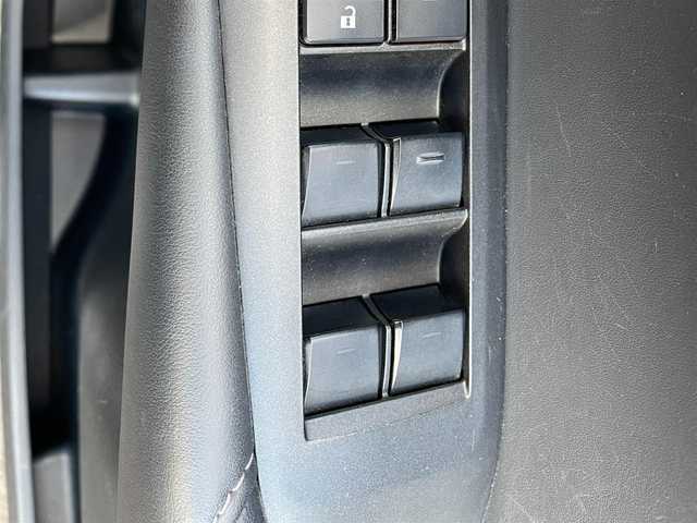 レクサス ＮＸ 200t Iパッケージ 道北・旭川 2014(平26)年 8.2万km プラチナムシルバーメタリック 4WD/純正SDナビ/ CD/DVD/BD/BT/USB/AUX/SD/MSV/フルセグ/サイド・バックカメラ/クルーズコントロール/アイドリングストップ/横滑り防止/クリアランスソナー /オートライト/LEDヘッドライト/フォグライト/オートリトラミラー /オートワイパー/黒革シート/運転席メモリシート/前席パワーシート/前席シートヒーター /ミラーヒーター/ステアリングヒーター/ビルトインETC2.0/前後ドライブレコーダー/純正フロアマット/トノカバー