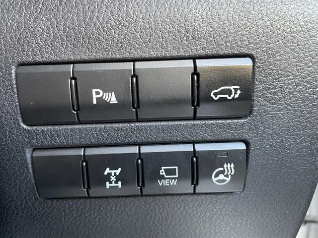 レクサス ＮＸ 200t Iパッケージ 道北・旭川 2014(平26)年 8.2万km プラチナムシルバーメタリック 4WD/純正SDナビ/ CD/DVD/BD/BT/USB/AUX/SD/MSV/フルセグ/サイド・バックカメラ/クルーズコントロール/アイドリングストップ/横滑り防止/クリアランスソナー /オートライト/LEDヘッドライト/フォグライト/オートリトラミラー /オートワイパー/黒革シート/運転席メモリシート/前席パワーシート/前席シートヒーター /ミラーヒーター/ステアリングヒーター/ビルトインETC2.0/前後ドライブレコーダー/純正フロアマット/トノカバー