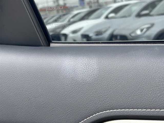 レクサス ＮＸ 300h Iパッケージ 岡山県 2015(平27)年 5.4万km ソニッククォーツ 登録時走行距離53543km/純正9.8インチナビ/フルセグTV/(AM.FM.TV.CD.DVD.BT)/バックカメラ/ETC/衝突被害軽減ブレーキ/サンルーフ/クルーズコントロール/横滑り防止装置/盗難防止装置/パワーシート/シートヒーター/ステアリングヒーター/アイドリングストップ/オートライト/オートブレーキホールド/純正フロアマット/17インチ純正AW/カーテンエアバック