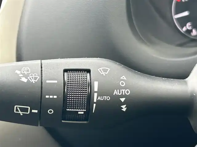 レクサス ＮＸ 300h Iパッケージ 岡山県 2015(平27)年 5.4万km ソニッククォーツ 登録時走行距離53543km/純正9.8インチナビ/フルセグTV/(AM.FM.TV.CD.DVD.BT)/バックカメラ/ETC/衝突被害軽減ブレーキ/サンルーフ/クルーズコントロール/横滑り防止装置/盗難防止装置/パワーシート/シートヒーター/ステアリングヒーター/アイドリングストップ/オートライト/オートブレーキホールド/純正フロアマット/17インチ純正AW/カーテンエアバック