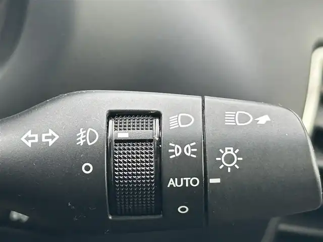 レクサス ＮＸ 300h Iパッケージ 岡山県 2015(平27)年 5.4万km ソニッククォーツ 登録時走行距離53543km/純正9.8インチナビ/フルセグTV/(AM.FM.TV.CD.DVD.BT)/バックカメラ/ETC/衝突被害軽減ブレーキ/サンルーフ/クルーズコントロール/横滑り防止装置/盗難防止装置/パワーシート/シートヒーター/ステアリングヒーター/アイドリングストップ/オートライト/オートブレーキホールド/純正フロアマット/17インチ純正AW/カーテンエアバック