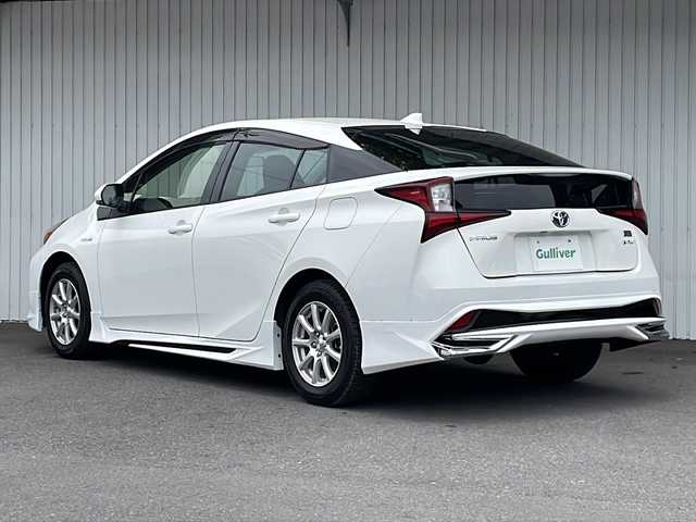 トヨタ プリウス S 長野県 2020(令2)年 7.9万km スーパーホワイトⅡ ４WD/エアロパーツ/純正メモリナビフルセグTV/バックカメラ/ETC/社外１５インチアルミ/Toyota Safety Sense /純正LEDヘッドライト