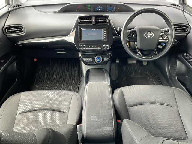 トヨタ プリウス S 長野県 2020(令2)年 7.9万km スーパーホワイトⅡ ４WD/エアロパーツ/純正メモリナビフルセグTV/バックカメラ/ETC/社外１５インチアルミ/Toyota Safety Sense /純正LEDヘッドライト