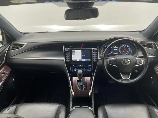 トヨタ ハリアー プレミアム アドバンスドP 愛知県 2014(平26)年 7.2万km ホワイトパールクリスタルシャイン メーカーオプションナビ（フルセグTv、BT、AM、FM）/JBLサウンド/全方位カメラ/LEDヘッドライト/サンルーフ/純正18インチアルミホイール/パワーバックドア/AUTOエアコン/アイドリングストップ/置くだけ充電/アイドリングストップ/追従クルーズコントロール/ビルトインETC/パワーステアリング/パワーウィンドウ/パワーシートD席/前後コーナーセンサー/スマートキー/プッシュスタート/カーテンエアバック