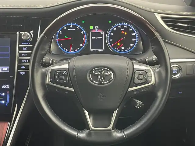 トヨタ ハリアー プレミアム アドバンスドP 愛知県 2014(平26)年 7.2万km ホワイトパールクリスタルシャイン メーカーオプションナビ（フルセグTv、BT、AM、FM）/JBLサウンド/全方位カメラ/LEDヘッドライト/サンルーフ/純正18インチアルミホイール/パワーバックドア/AUTOエアコン/アイドリングストップ/置くだけ充電/アイドリングストップ/追従クルーズコントロール/ビルトインETC/パワーステアリング/パワーウィンドウ/パワーシートD席/前後コーナーセンサー/スマートキー/プッシュスタート/カーテンエアバック