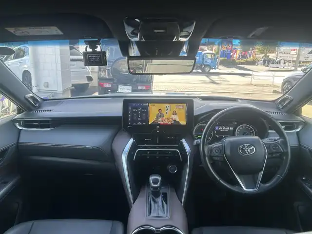 トヨタ ハリアー ハイブリッド Z 宮城県 2022(令4)年 3.6万km ホワイトパールクリスタルシャイン 4WD/ワンオーナー/純正ナビ/・Bluetooth/TV/USB/、AppleCarPlay/Android Auto/Toyota Safety Sense/・プリクラッシュセーフティ/・レーントレーシングアシスト/・レーダークルーズコントロール/・アダプティブハイビームシステム/・ロードサインアシスト/先行車発進告知機能/インテリジェントクリアランスソナー/リヤクロストラフィックオートブレーキ＋ブラインドスポットモニター　　　　　　　　　　　　　　　　　　　　　　　　 /車両接近通報装置/横滑り防止装置/盗難防止装置/衝突被害軽減システム/JBLプレミアムサウンドシステム/オートライト/電動格納ミラー/ドアバイザー/純正アルミホイールあり（スタッドレス装着）/WORK製21インチアルミホイール（SCHWERT SG1）/GRフロントスポイラー/GRサイドスカート/GRリヤバンパースポイラー＆GRスポーツマフラー/GRフロントバンパーガーニッシュ/ローダウン（純正スプリングあり）/ETC/取扱説明書/保証書/スペアキー1本