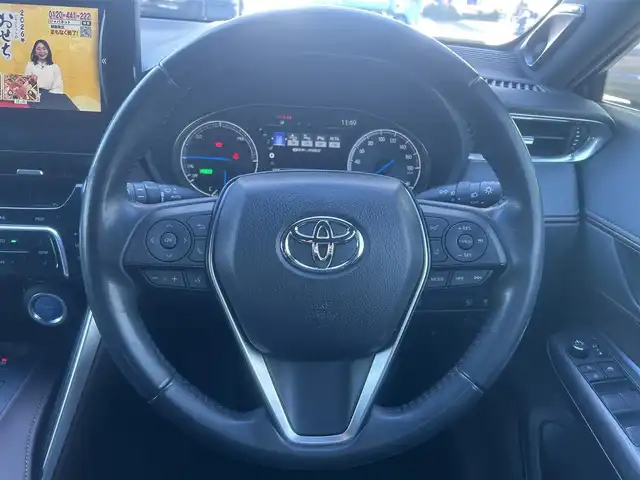トヨタ ハリアー ハイブリッド Z 宮城県 2022(令4)年 3.6万km ホワイトパールクリスタルシャイン 4WD/ワンオーナー/純正ナビ/・Bluetooth/TV/USB/、AppleCarPlay/Android Auto/Toyota Safety Sense/・プリクラッシュセーフティ/・レーントレーシングアシスト/・レーダークルーズコントロール/・アダプティブハイビームシステム/・ロードサインアシスト/先行車発進告知機能/インテリジェントクリアランスソナー/リヤクロストラフィックオートブレーキ＋ブラインドスポットモニター　　　　　　　　　　　　　　　　　　　　　　　　 /車両接近通報装置/横滑り防止装置/盗難防止装置/衝突被害軽減システム/JBLプレミアムサウンドシステム/オートライト/電動格納ミラー/ドアバイザー/純正アルミホイールあり（スタッドレス装着）/WORK製21インチアルミホイール（SCHWERT SG1）/GRフロントスポイラー/GRサイドスカート/GRリヤバンパースポイラー＆GRスポーツマフラー/GRフロントバンパーガーニッシュ/ローダウン（純正スプリングあり）/ETC/取扱説明書/保証書/スペアキー1本