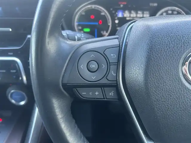 トヨタ ハリアー ハイブリッド Z 宮城県 2022(令4)年 3.6万km ホワイトパールクリスタルシャイン 4WD/ワンオーナー/純正ナビ/・Bluetooth/TV/USB/、AppleCarPlay/Android Auto/Toyota Safety Sense/・プリクラッシュセーフティ/・レーントレーシングアシスト/・レーダークルーズコントロール/・アダプティブハイビームシステム/・ロードサインアシスト/先行車発進告知機能/インテリジェントクリアランスソナー/リヤクロストラフィックオートブレーキ＋ブラインドスポットモニター　　　　　　　　　　　　　　　　　　　　　　　　 /車両接近通報装置/横滑り防止装置/盗難防止装置/衝突被害軽減システム/JBLプレミアムサウンドシステム/オートライト/電動格納ミラー/ドアバイザー/純正アルミホイールあり（スタッドレス装着）/WORK製21インチアルミホイール（SCHWERT SG1）/GRフロントスポイラー/GRサイドスカート/GRリヤバンパースポイラー＆GRスポーツマフラー/GRフロントバンパーガーニッシュ/ローダウン（純正スプリングあり）/ETC/取扱説明書/保証書/スペアキー1本