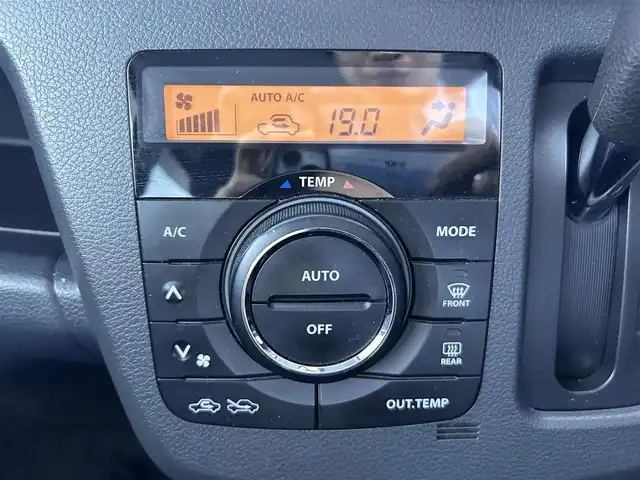 スズキ ワゴンＲ スティングレー T 佐賀県 2014(平26)年 14.9万km スチールシルバーM 社外7型ナビ/ＡＭ/ＦＭ/CD/DVD/Bluetooth/フルセグTV/バックカメラ/前後ドライブレコーダー/衝突被害軽減システム/HIDヘッドライト/フォグランプ/オートエアコン/盗難防止装置/横滑り防止装置/オートライト/スマートキー/プッシュスタート/樹脂フロアマット/純正15インチアルミホイール	/ステアリングスイッチ/電動格納ミラー/ドアバイザー