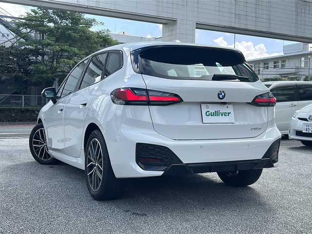 ＢＭＷ ＢＭＷ ２１８ｄ アクティブツアラー Mスポーツ 沖縄県 2022(令4)年 1.9万km 白 純正ナビ/（ＡＭ／ＦＭ／ＢＴ）/衝突軽減装置　/全方位カメラ　/ドラレコ　/追従クルーズコントロール　/前後コーナーセンサー/電動パワーシート　/ＵＳＢ入力端子　/ＬＥＤヘッドライト　/純正フロアマットワンセグテレビ