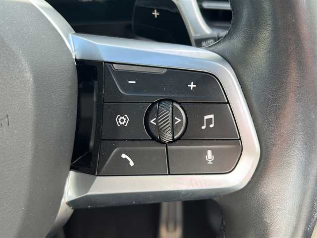 ＢＭＷ ＢＭＷ ２１８ｄ アクティブツアラー Mスポーツ 沖縄県 2022(令4)年 1.9万km 白 純正ナビ/（ＡＭ／ＦＭ／ＢＴ）/衝突軽減装置　/全方位カメラ　/ドラレコ　/追従クルーズコントロール　/前後コーナーセンサー/電動パワーシート　/ＵＳＢ入力端子　/ＬＥＤヘッドライト　/純正フロアマットワンセグテレビ