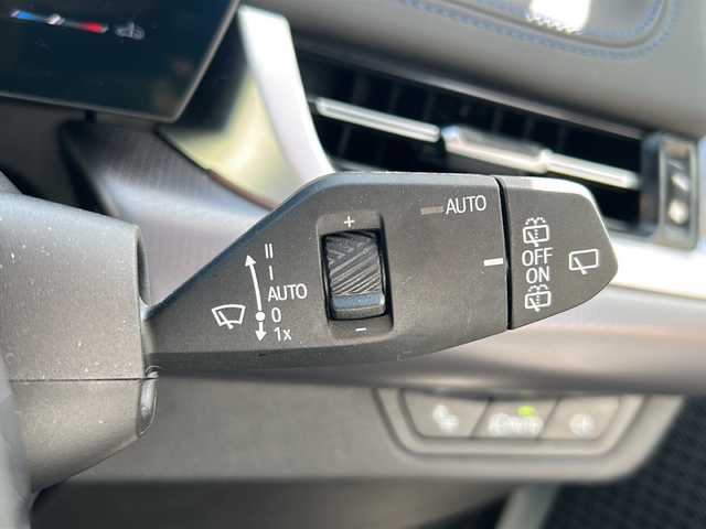 ＢＭＷ ＢＭＷ ２１８ｄ アクティブツアラー Mスポーツ 沖縄県 2022(令4)年 1.9万km 白 純正ナビ/（ＡＭ／ＦＭ／ＢＴ）/衝突軽減装置　/全方位カメラ　/ドラレコ　/追従クルーズコントロール　/前後コーナーセンサー/電動パワーシート　/ＵＳＢ入力端子　/ＬＥＤヘッドライト　/純正フロアマットワンセグテレビ