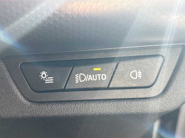 ＢＭＷ ＢＭＷ ２１８ｄ アクティブツアラー Mスポーツ 沖縄県 2022(令4)年 1.9万km 白 純正ナビ/（ＡＭ／ＦＭ／ＢＴ）/衝突軽減装置　/全方位カメラ　/ドラレコ　/追従クルーズコントロール　/前後コーナーセンサー/電動パワーシート　/ＵＳＢ入力端子　/ＬＥＤヘッドライト　/純正フロアマットワンセグテレビ