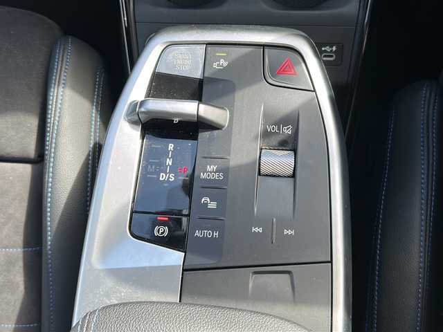 ＢＭＷ ＢＭＷ ２１８ｄ アクティブツアラー Mスポーツ 沖縄県 2022(令4)年 1.9万km 白 純正ナビ/（ＡＭ／ＦＭ／ＢＴ）/衝突軽減装置　/全方位カメラ　/ドラレコ　/追従クルーズコントロール　/前後コーナーセンサー/電動パワーシート　/ＵＳＢ入力端子　/ＬＥＤヘッドライト　/純正フロアマットワンセグテレビ