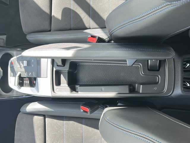 ＢＭＷ ＢＭＷ ２１８ｄ アクティブツアラー Mスポーツ 沖縄県 2022(令4)年 1.9万km 白 純正ナビ/（ＡＭ／ＦＭ／ＢＴ）/衝突軽減装置　/全方位カメラ　/ドラレコ　/追従クルーズコントロール　/前後コーナーセンサー/電動パワーシート　/ＵＳＢ入力端子　/ＬＥＤヘッドライト　/純正フロアマットワンセグテレビ