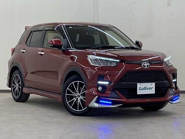 トヨタ ライズ Z 道央・札幌 2023(令5)年 2.2万km アカリマイカメタリック /4WD//純正ディスプレイオーディオ/(AM/FM/TV/BT/USB/Ipod/HDMI/Apple carplay/Android Auto)//スマートアシスト/・全車速追従機能付きクルーズコントロール/・アダプティブドライビングビーム/・レーンキープコントロール/・標識認識機能/・車線逸脱警報機能/・ふらつき警報/・先行車発進お知らせ機能/・ブラインドスポットモニター/・コーナーセンサー/・リヤクロストラフィックアラート//ウインカーミラー//モデリスタエアロ//前席シートヒーター//ドアロック連動ミラー//デジタルインナーミラー//トヨタ純正エンジンスターター//ステアリングスイッチ//前後ドライブレコーダー//フォグランプ//純正１７インチアルミ付きスタッドレスタイヤ積み込み