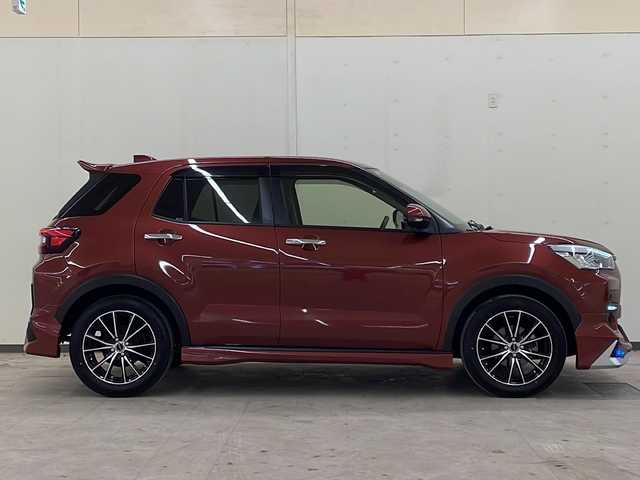 トヨタ ライズ Z 道央・札幌 2023(令5)年 2.2万km アカリマイカメタリック /4WD//純正ディスプレイオーディオ/(AM/FM/TV/BT/USB/Ipod/HDMI/Apple carplay/Android Auto)//スマートアシスト/・全車速追従機能付きクルーズコントロール/・アダプティブドライビングビーム/・レーンキープコントロール/・標識認識機能/・車線逸脱警報機能/・ふらつき警報/・先行車発進お知らせ機能/・ブラインドスポットモニター/・コーナーセンサー/・リヤクロストラフィックアラート//ウインカーミラー//モデリスタエアロ//前席シートヒーター//ドアロック連動ミラー//デジタルインナーミラー//トヨタ純正エンジンスターター//ステアリングスイッチ//前後ドライブレコーダー//フォグランプ//純正１７インチアルミ付きスタッドレスタイヤ積み込み