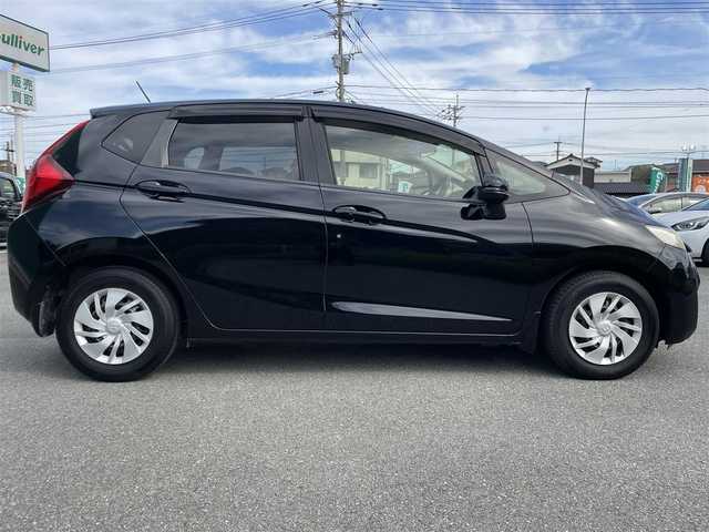 ホンダ フィット 13G Fパッケージ 福岡県 2014(平26)年 3.7万km クリスタルブラックパール プッシュスタートボタン/スマートキー/USB接続/純正フロアマット/純正ホイルキャップ/オートライト/LEDヘッドライト/マニュアル車