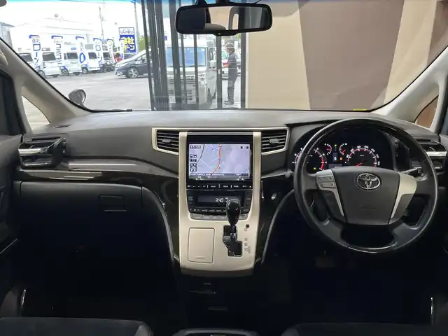 トヨタ ヴェルファイア 2．4Z ゴールデンアイズ 高知県 2013(平25)年 11.2万km ブラック (株)IDOMが運営する【じしゃロン高知店】の自社ローン専用車両になります。こちらは現金またはオートローンご利用時の価格です。自社ローンご希望の方は別途その旨お申付け下さい