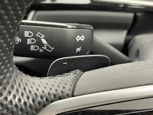 フォルクスワーゲン ＶＷ Ｔ－ロック TDI Rライン 埼玉県 2023(令5)年 4.6万km ディープブラックパールエフェクト オールインセーフティ　純正９．２インチディスプレイオーディオ　バックカメラ　ＢＳＭ　ビルトインＥＴＣ　アダプティブクルーズコントロール　シートヒーター　ワイヤレス充電　純正アルミ　オートハイビーム