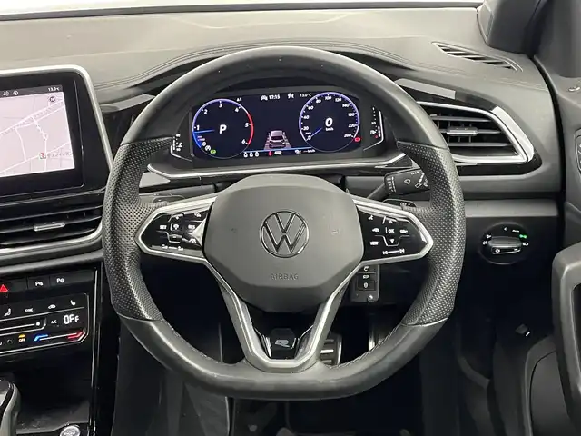 フォルクスワーゲン ＶＷ Ｔ－ロック TDI Rライン 埼玉県 2023(令5)年 4.6万km ディープブラックパールエフェクト オールインセーフティ　純正９．２インチディスプレイオーディオ　バックカメラ　ＢＳＭ　ビルトインＥＴＣ　アダプティブクルーズコントロール　シートヒーター　ワイヤレス充電　純正アルミ　オートハイビーム