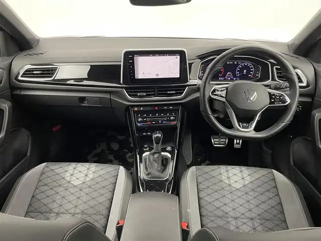 フォルクスワーゲン ＶＷ Ｔ－ロック TDI Rライン 埼玉県 2023(令5)年 4.6万km ディープブラックパールエフェクト オールインセーフティ　純正９．２インチディスプレイオーディオ　バックカメラ　ＢＳＭ　ビルトインＥＴＣ　アダプティブクルーズコントロール　シートヒーター　ワイヤレス充電　純正アルミ　オートハイビーム