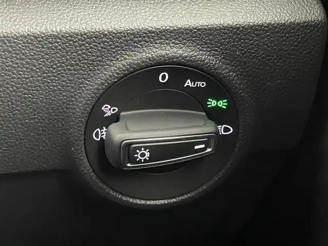 フォルクスワーゲン ＶＷ Ｔ－ロック TDI Rライン 埼玉県 2023(令5)年 4.6万km ディープブラックパールエフェクト オールインセーフティ　純正９．２インチディスプレイオーディオ　バックカメラ　ＢＳＭ　ビルトインＥＴＣ　アダプティブクルーズコントロール　シートヒーター　ワイヤレス充電　純正アルミ　オートハイビーム