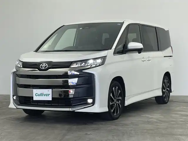トヨタ ノア S－Z 群馬県 2022(令4)年 4.3万km ホワイトパールクリスタルシャイン フリップダウンモニター　純正９インチディスプレイオーディオ　バックカメラ　両側パワースライドドア　ＬＥＤ　ＡＨＢ　ハーフレザーシート　シートヒーター　純正１７インチＡＷ　ＥＴＣ２．０　禁煙車