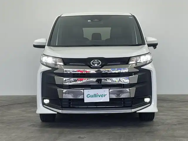 トヨタ ノア S－Z 群馬県 2022(令4)年 4.3万km ホワイトパールクリスタルシャイン フリップダウンモニター　純正９インチディスプレイオーディオ　バックカメラ　両側パワースライドドア　ＬＥＤ　ＡＨＢ　ハーフレザーシート　シートヒーター　純正１７インチＡＷ　ＥＴＣ２．０　禁煙車
