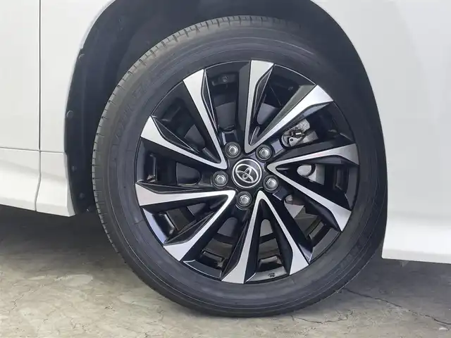 トヨタ ノア S－Z 群馬県 2022(令4)年 4.3万km ホワイトパールクリスタルシャイン フリップダウンモニター　純正９インチディスプレイオーディオ　バックカメラ　両側パワースライドドア　ＬＥＤ　ＡＨＢ　ハーフレザーシート　シートヒーター　純正１７インチＡＷ　ＥＴＣ２．０　禁煙車