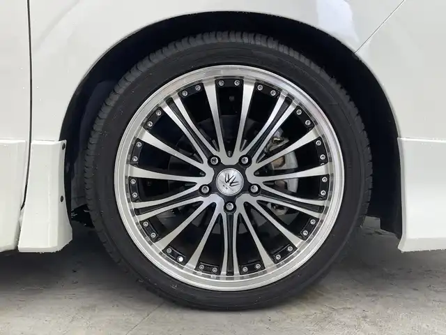 日産 セレナ ハイウェイスター V 群馬県 2022(令4)年 1.4万km ブリリアントホワイトパール 2トーン ９型ナビ　後席モニター　全方位カメラ　衝突被害軽減ブレーキ　アダプティブクルーズコントロール　ハンズフリー両側電動スライドドア　デジタルインナーミラー　ＢＳＭ　ビルトインＥＴＣ　ローダウン　禁煙車