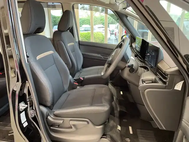 日産 セレナ e－パワー ハイウェイスター V 埼玉県 2024(令6)年 1万km ダイヤモンドブラック プロパイロット/純正12.3インチナビ/ フルセグTV/Bluetooth/USB/アップルカープレイ/アラウンドビューモニター/両側パワースライドドア/レーダークルーズコントロール/レーンキープアシスト/LEDヘッドライト/シートヒーター/純正16インチアルミホイール/ワイヤレス充電/ETC2.0/スマートキー×2/禁煙車
