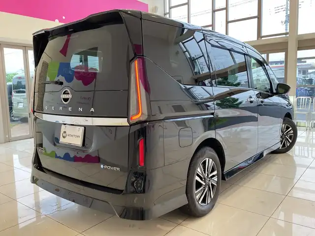 日産 セレナ e－パワー ハイウェイスター V 埼玉県 2024(令6)年 1万km ダイヤモンドブラック プロパイロット/純正12.3インチナビ/ フルセグTV/Bluetooth/USB/アップルカープレイ/アラウンドビューモニター/両側パワースライドドア/レーダークルーズコントロール/レーンキープアシスト/LEDヘッドライト/シートヒーター/純正16インチアルミホイール/ワイヤレス充電/ETC2.0/スマートキー×2/禁煙車