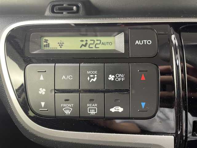 ホンダ Ｎ ＢＯＸ G Lパッケージ 群馬県 2017(平29)年 5.4万km プレミアムホワイトパールⅡ 純正７インチナビ　両側スライドドア　バックカメラ　ビルトインＥＴＣ　横滑り防止　ヘッドライトレベライザー　ステアリングスイッチ　純正フロアマット　スマートキー　プッシュスタート　禁煙車