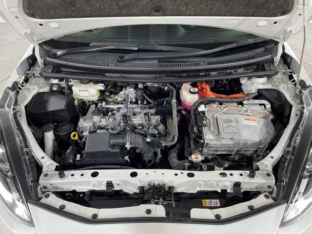トヨタ アクア S スタイルブラック 福岡県 2019(令1)年 2.4万km ホワイトパールクリスタルシャイン 純正メモリナビ/ドライブレコーダー/ワンセグテレビ/バックカメラ/プッシュスタート/ドアバイザー/ETC/純正フロアマット/レーンキープ/オートハイビーム