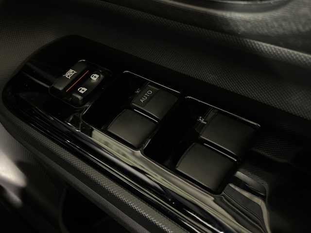 トヨタ アクア S スタイルブラック 福岡県 2019(令1)年 2.4万km ホワイトパールクリスタルシャイン 純正メモリナビ/ドライブレコーダー/ワンセグテレビ/バックカメラ/プッシュスタート/ドアバイザー/ETC/純正フロアマット/レーンキープ/オートハイビーム